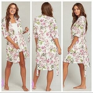 Show me your mumu floral bri robe.